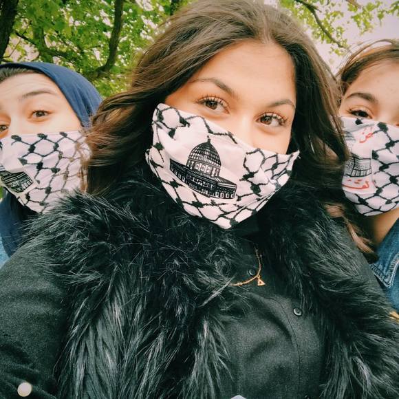 Meet your Posher, Najla - Picture 1 of 1